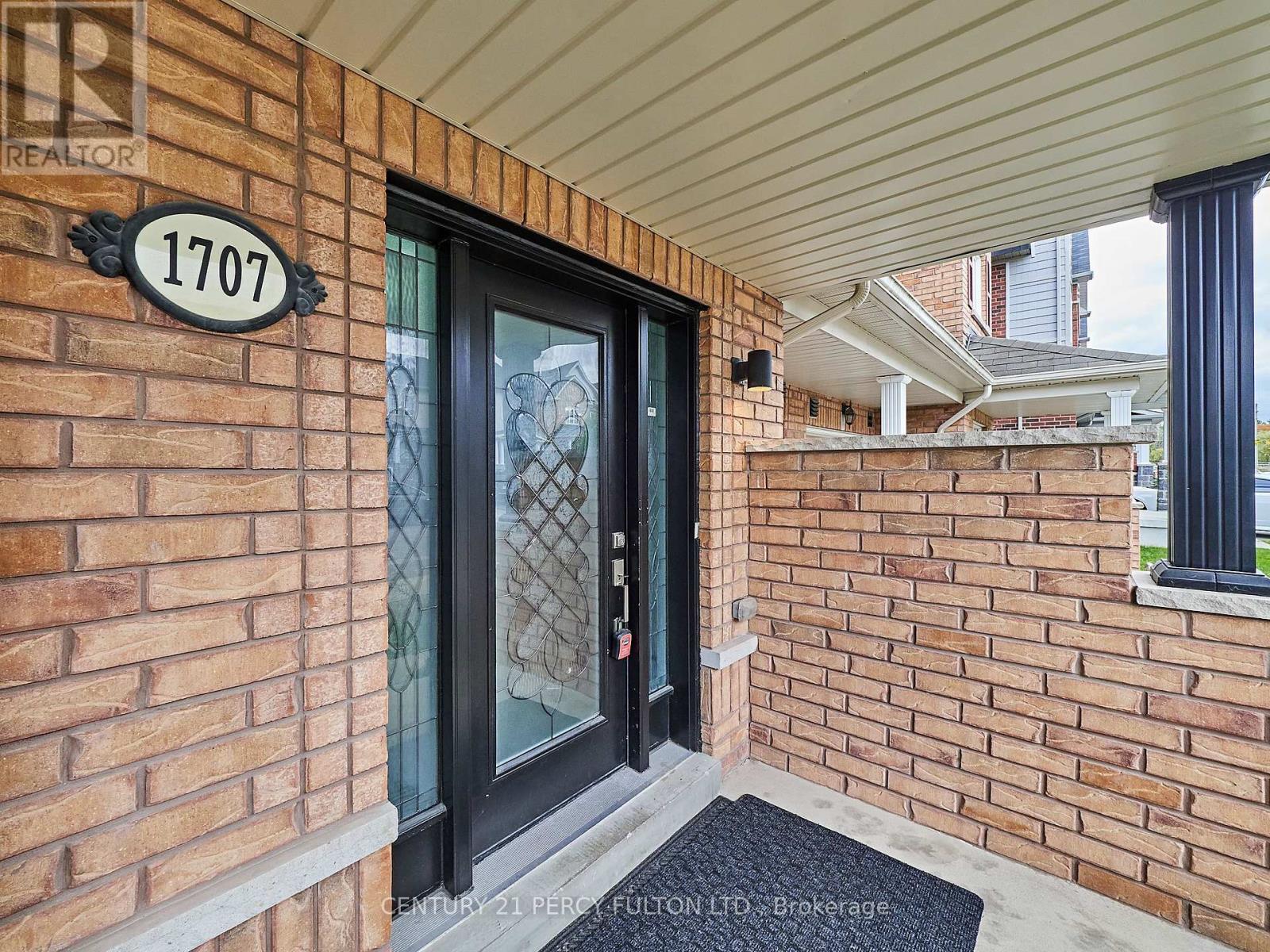 1707 CAROUSEL DR