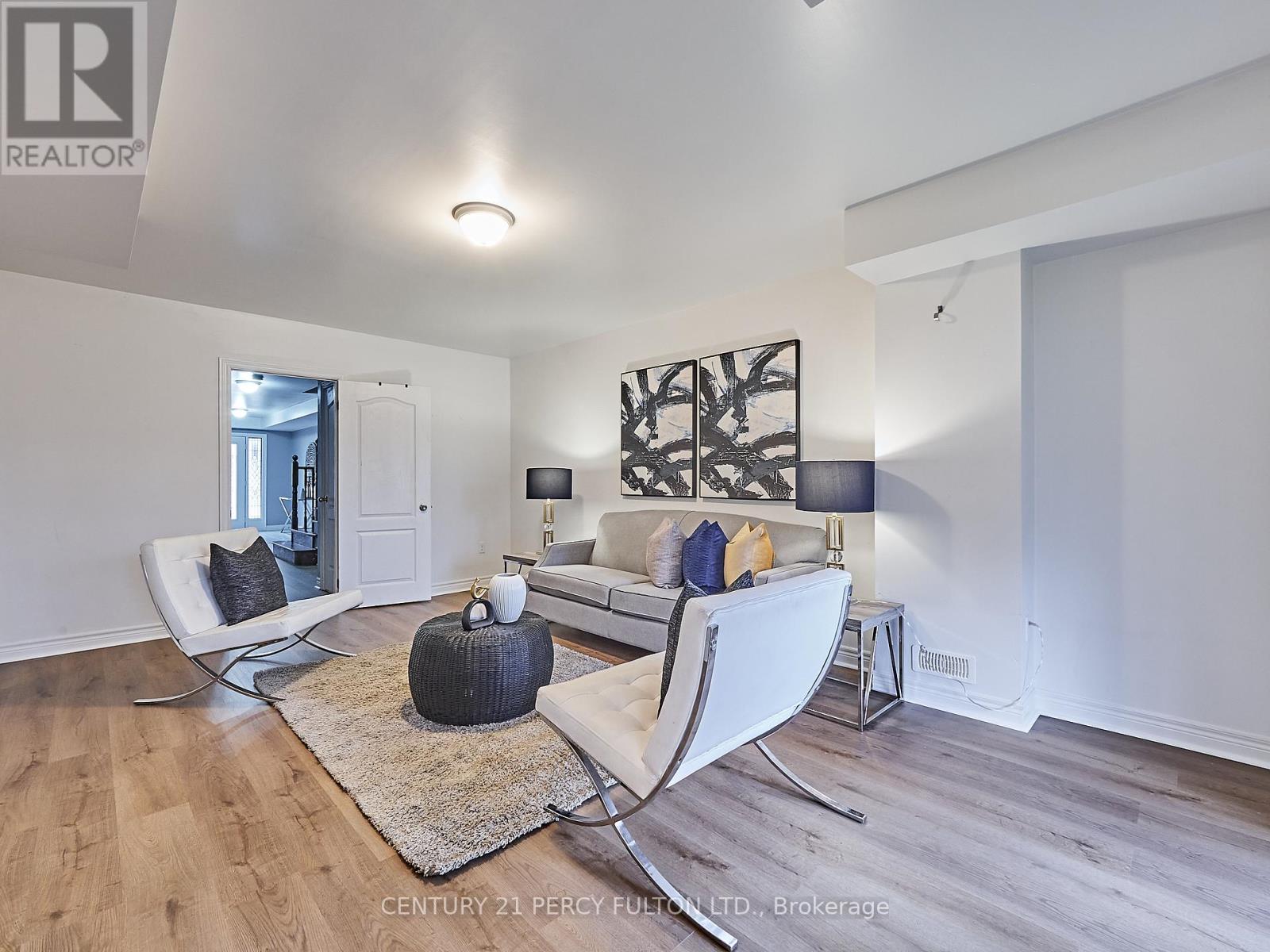 1707 CAROUSEL DR
