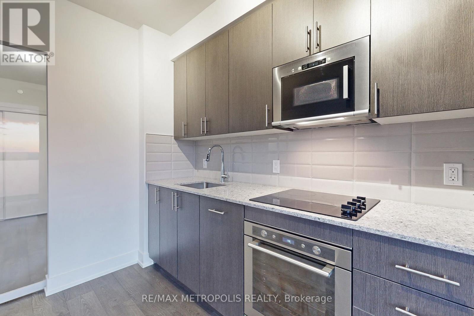 #2302 -2550 SIMCOE ST N, #2302
