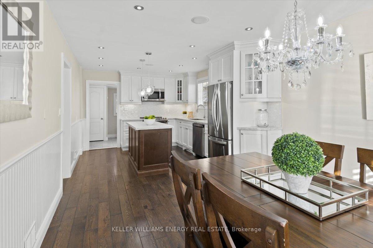 574 ADELAIDE AVE W
