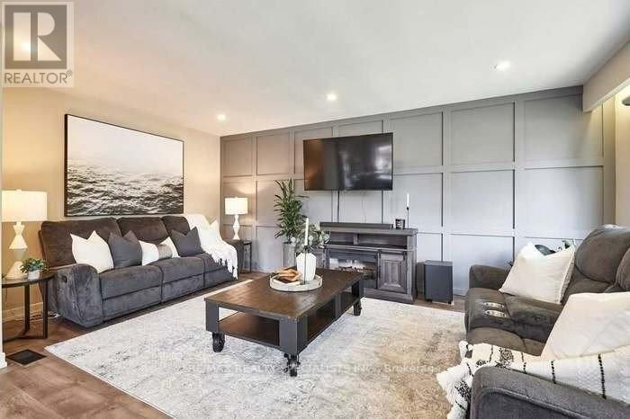 #UPPER -280 MALAGA RD, #Upper