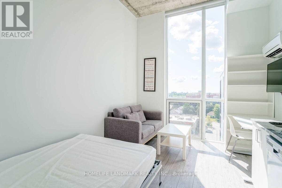 #844 -1900 SIMCOE ST N, #844