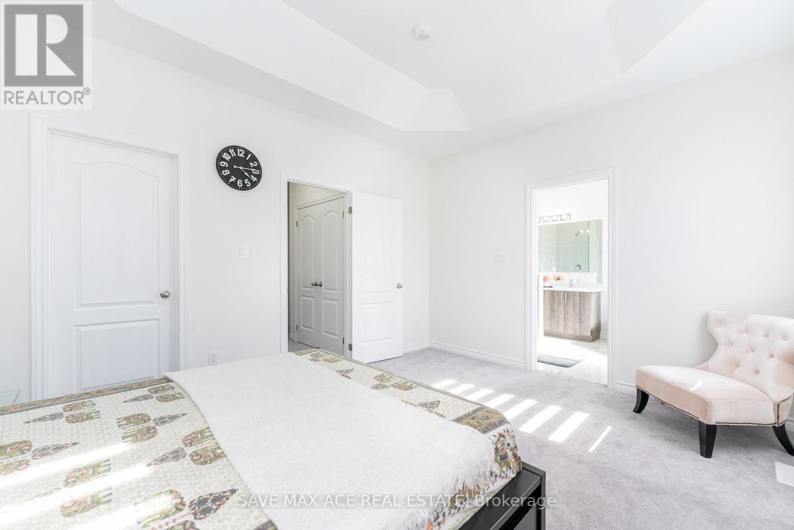 24 HICKLING LANE