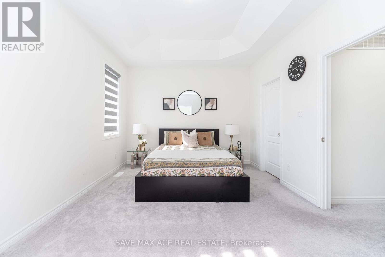 24 HICKLING LANE
