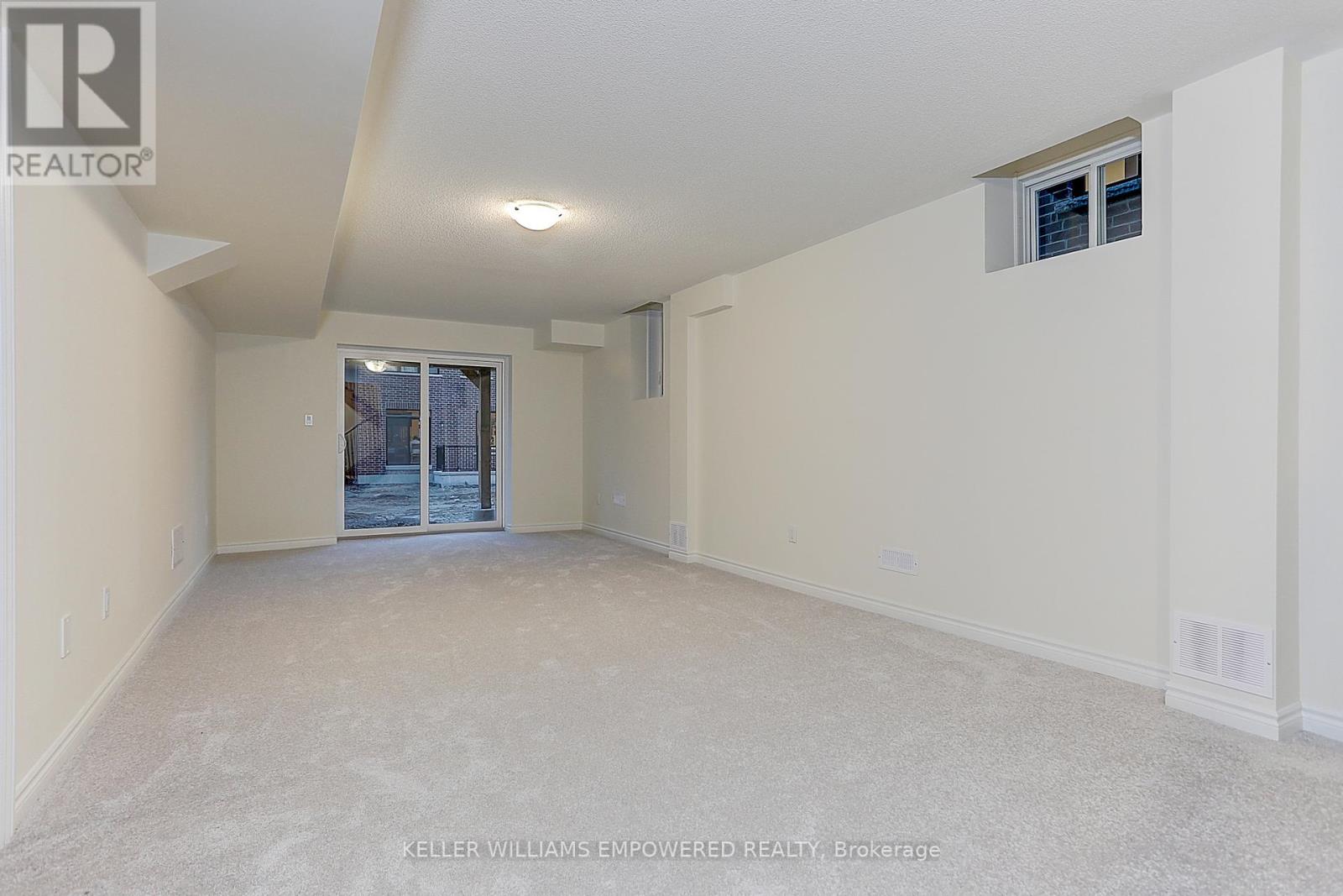 1215 PLYMOUTH DR