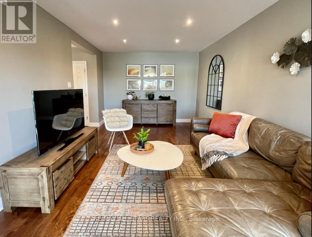 #28 -925 BAYLY ST, #28