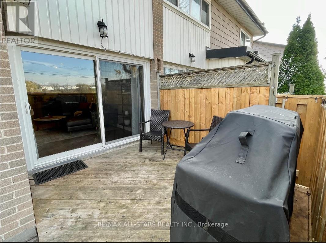 #28 -925 BAYLY ST, #28