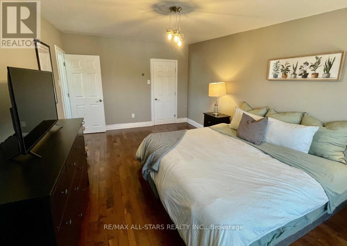 #28 -925 BAYLY ST, #28