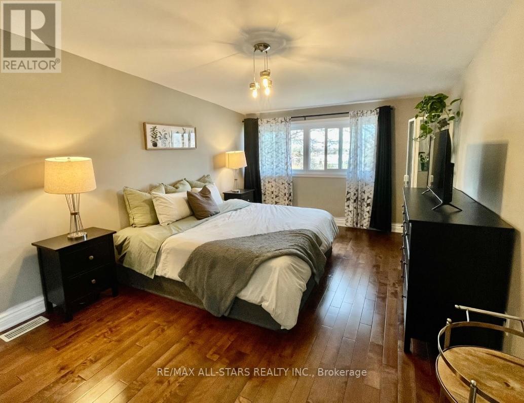 #28 -925 BAYLY ST, #28
