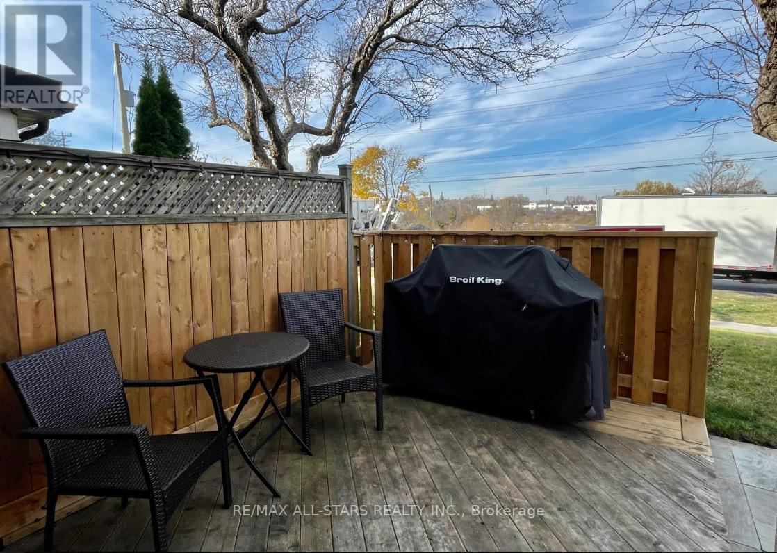 #28 -925 BAYLY ST, #28