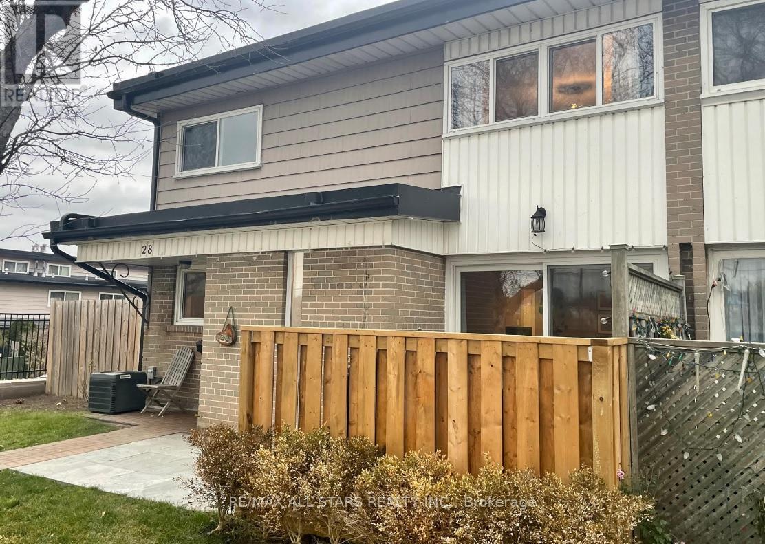 #28 -925 BAYLY ST, #28