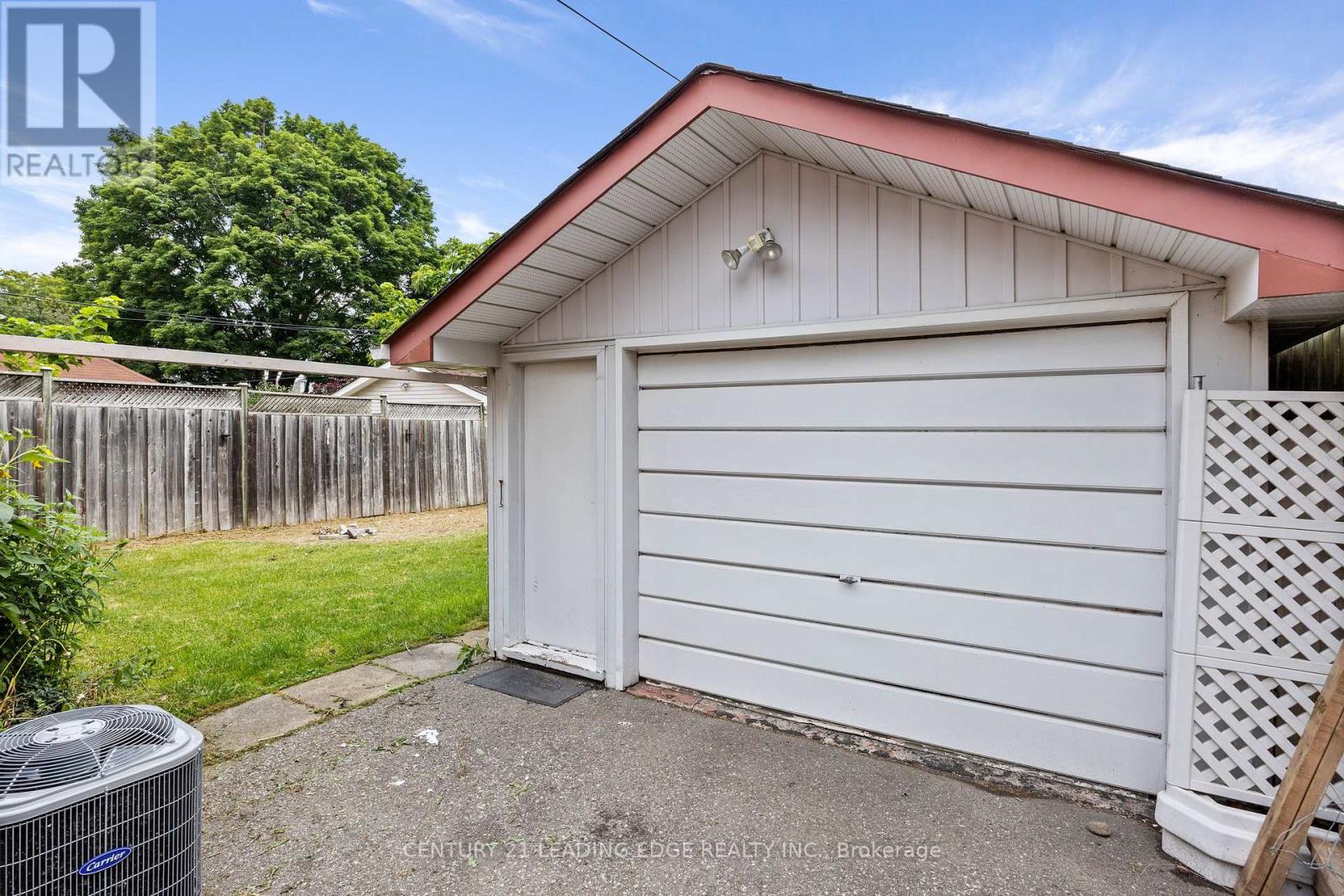 159 CADILLAC AVE S