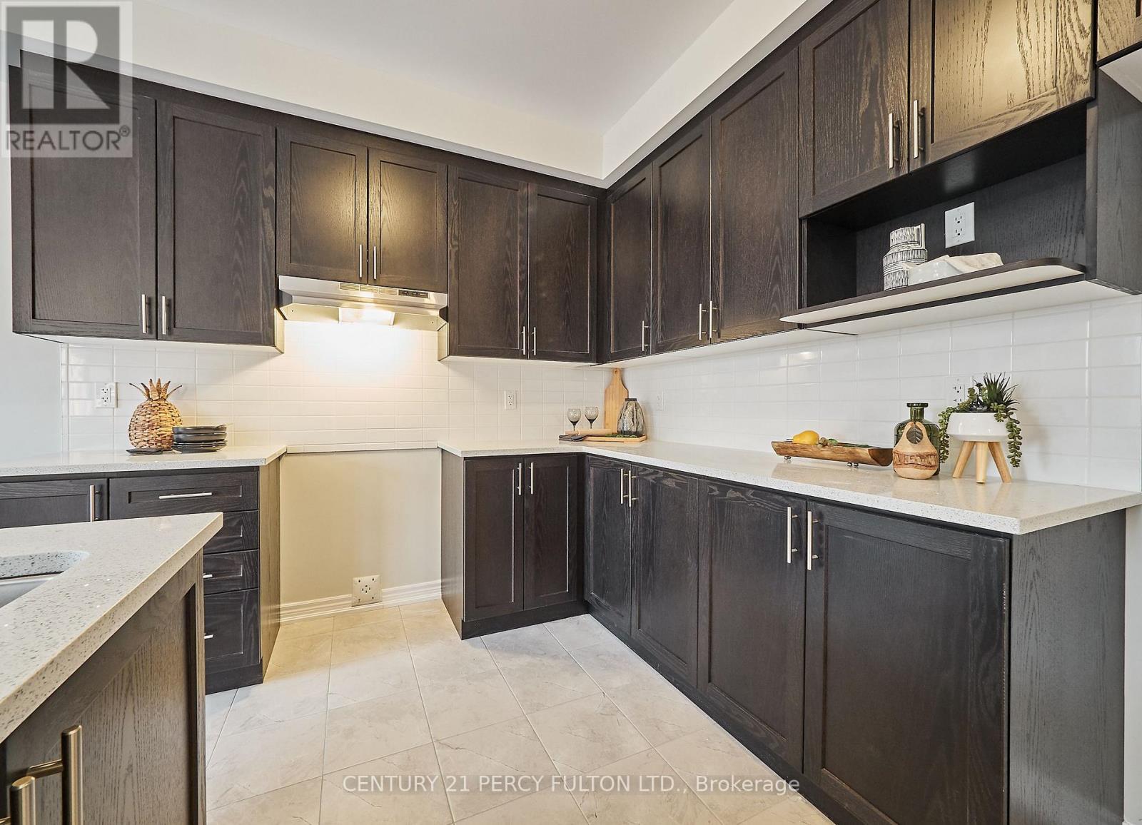 957 LOCKIE DR