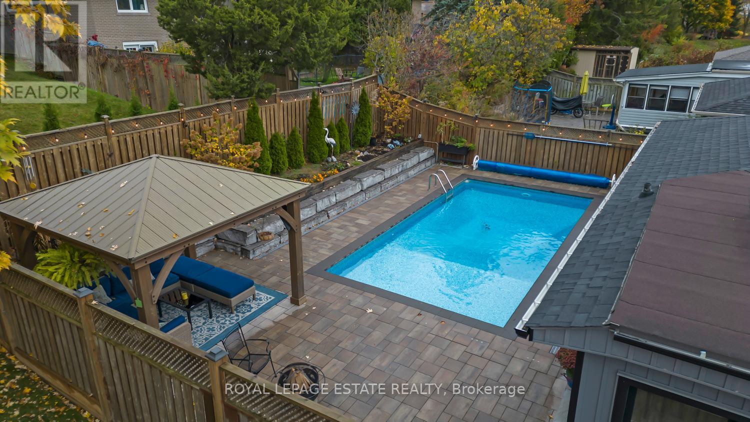 26 LEWIN CRES