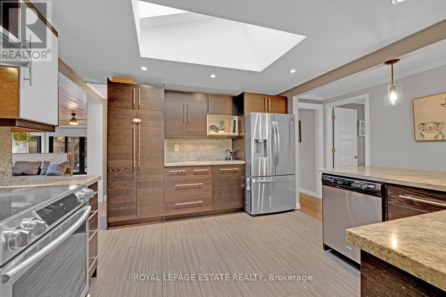 26 LEWIN CRES