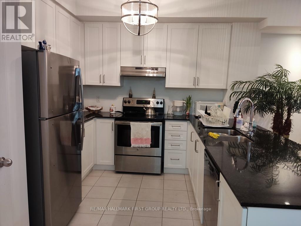 #5 -1060 ST. HILDA'S WAY, #5