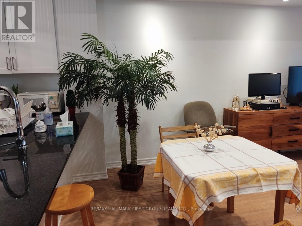 #5 -1060 ST. HILDA'S WAY, #5