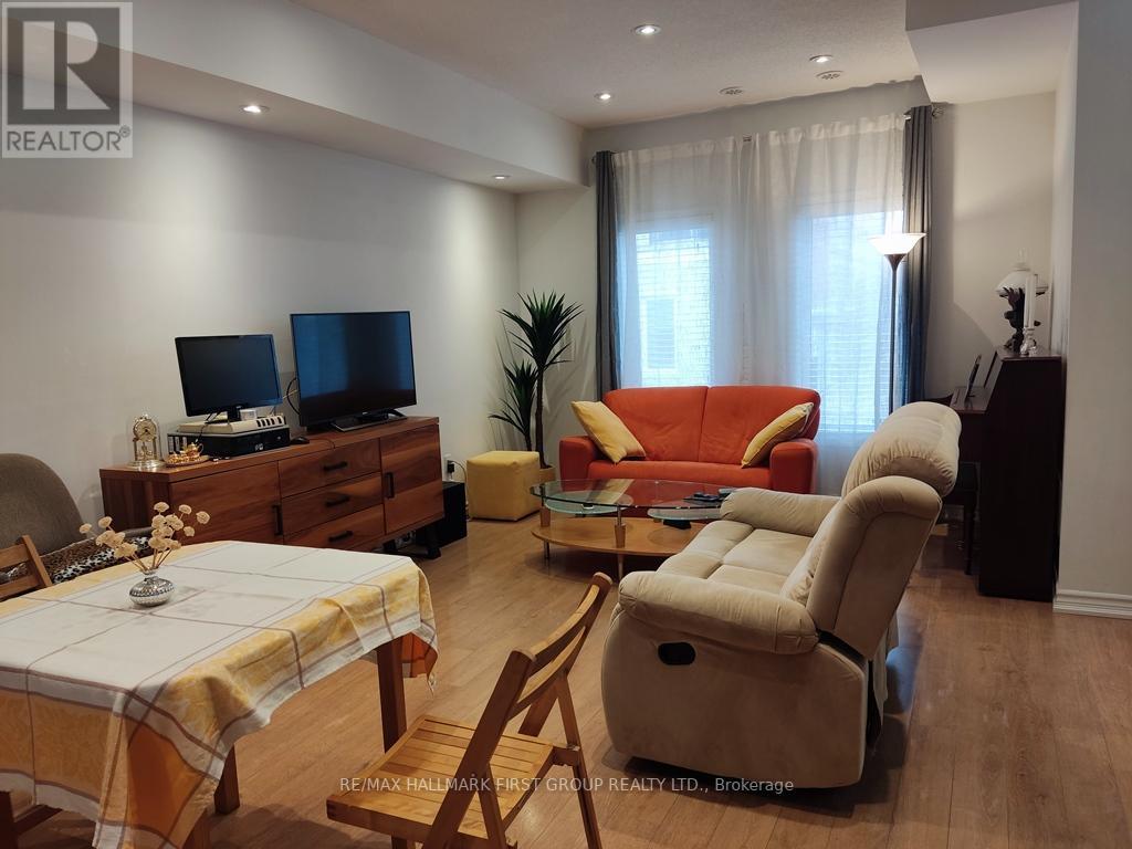 #5 -1060 ST. HILDA'S WAY, #5