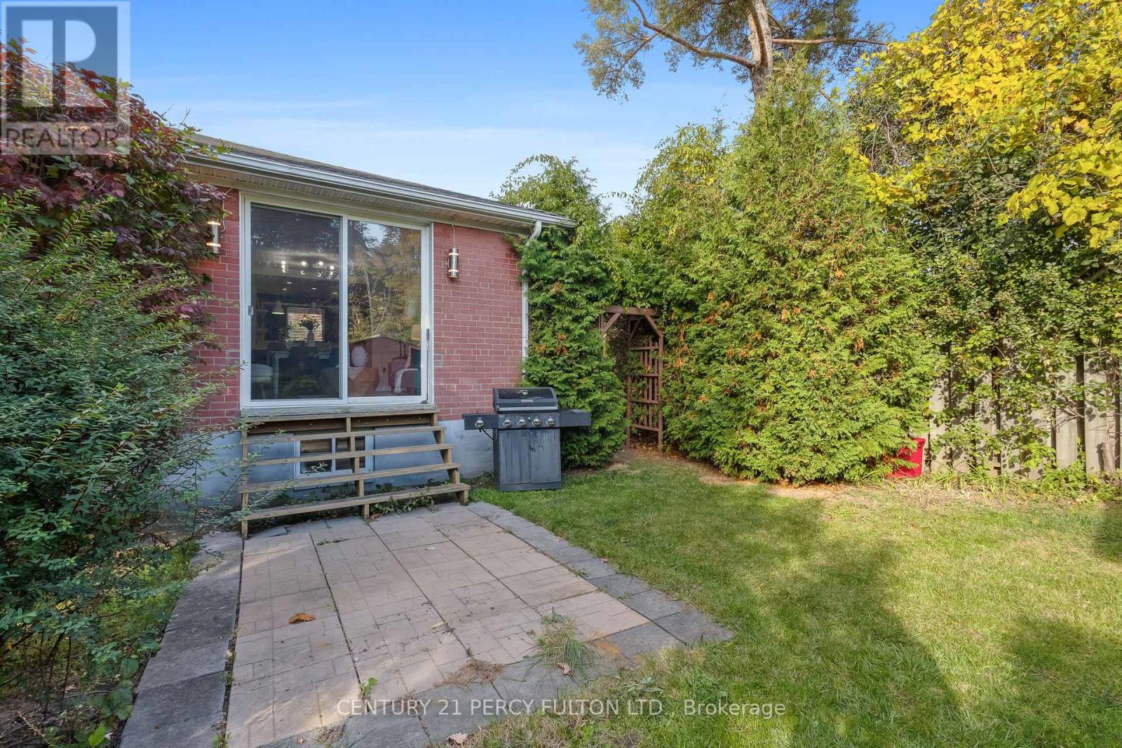 315 PALMERSTON AVE