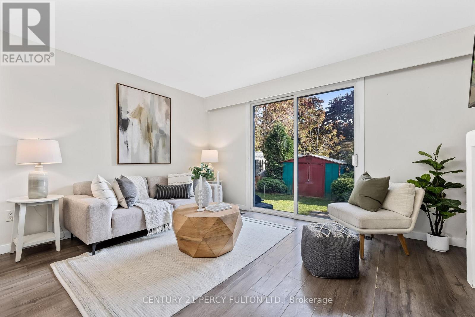 315 PALMERSTON AVE