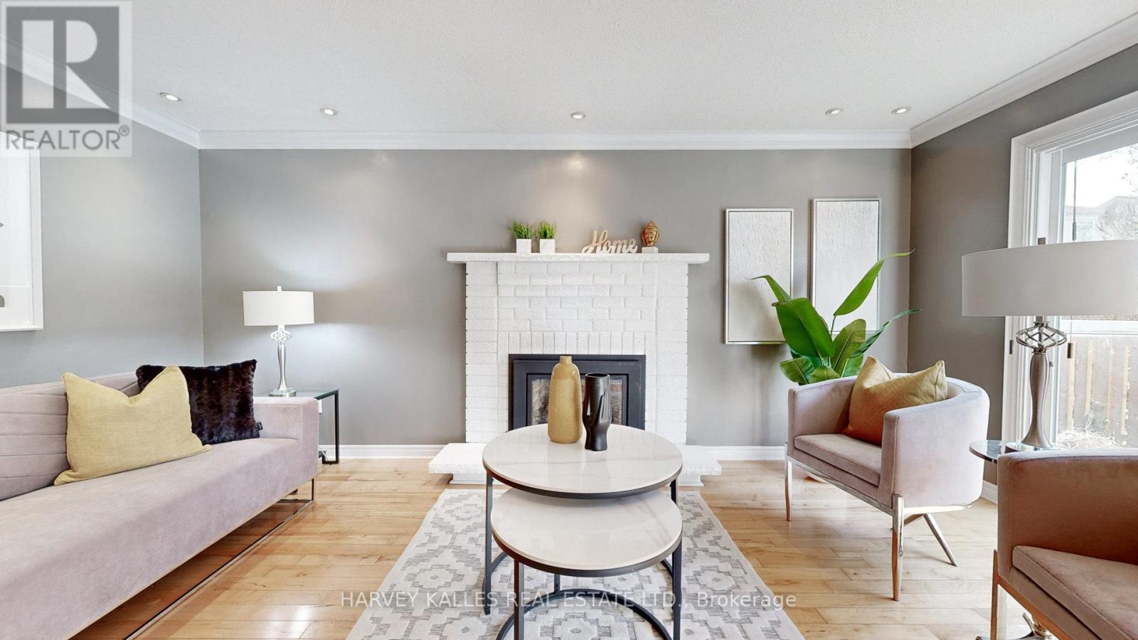 76 ROLLO DR