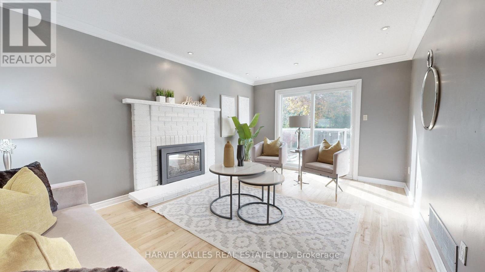 76 ROLLO DR