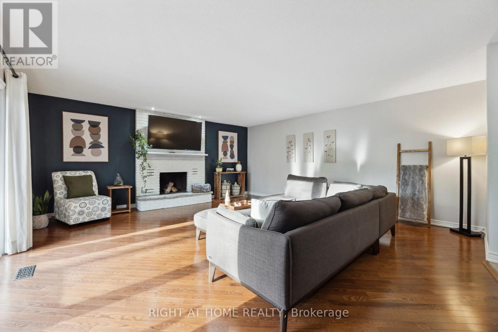 500 OLD BRAMPTON CRT