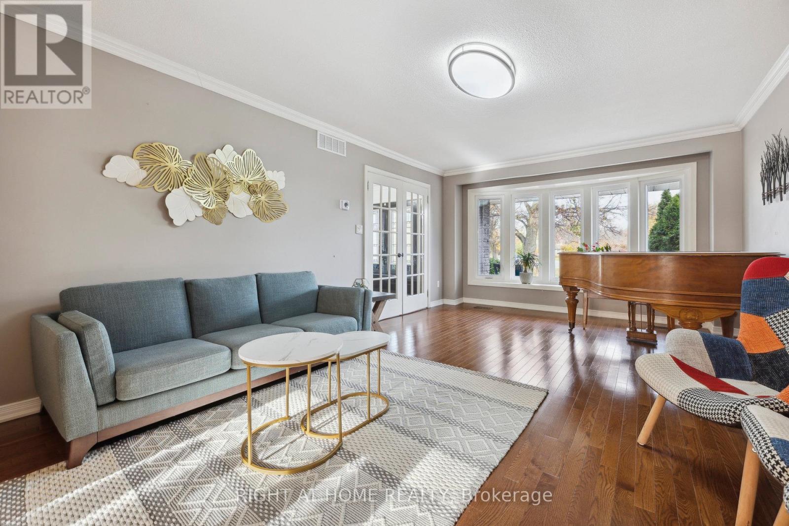 500 OLD BRAMPTON CRT