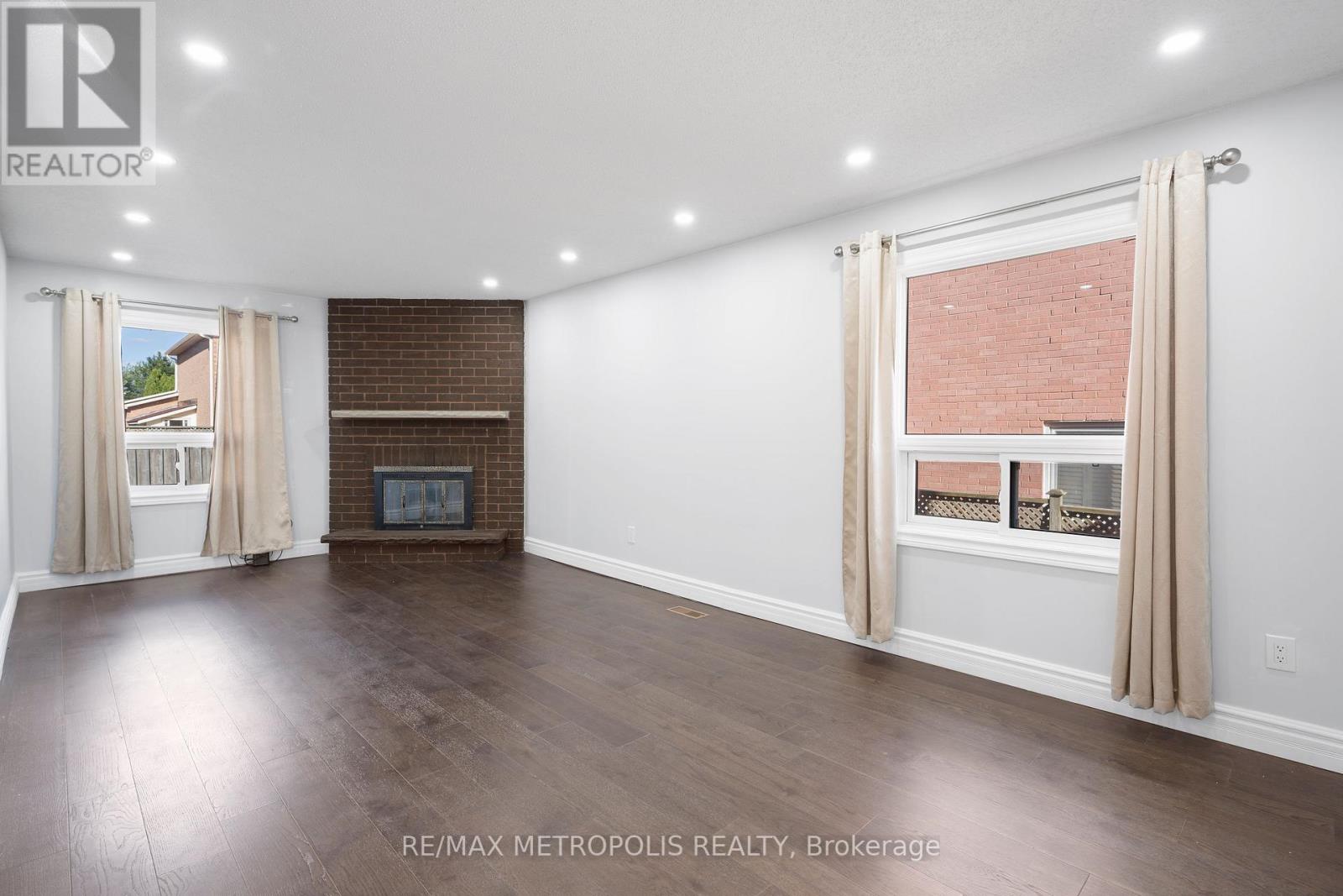 33 WILCE DR