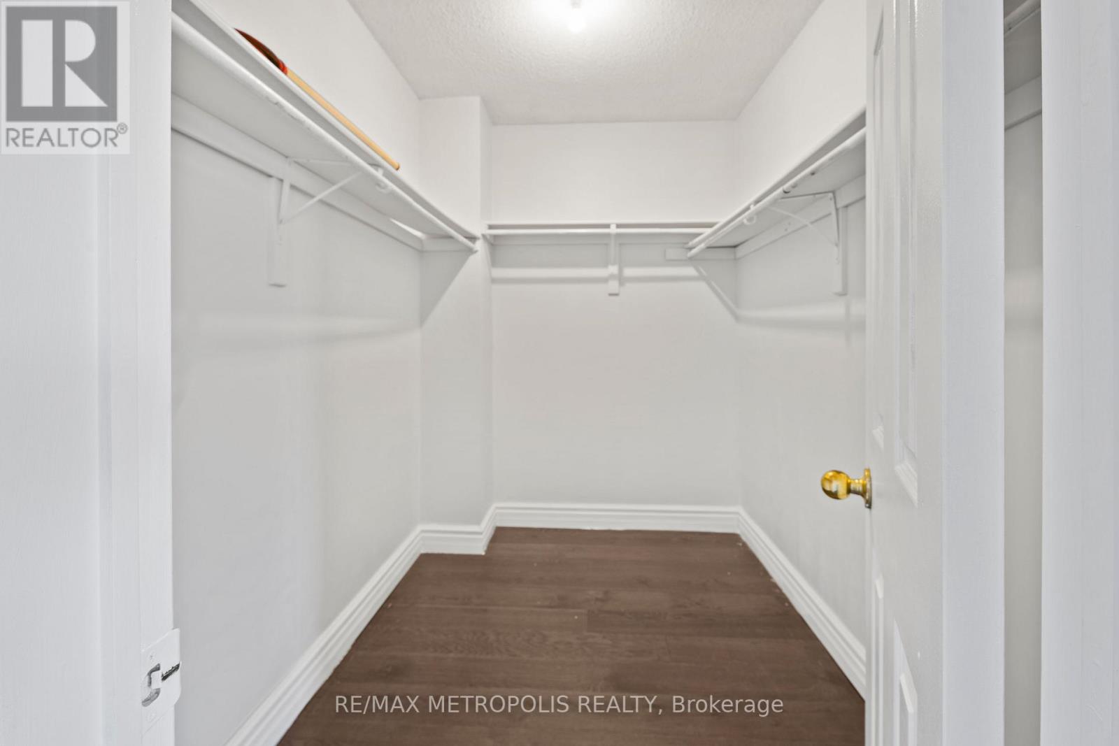 33 WILCE DR