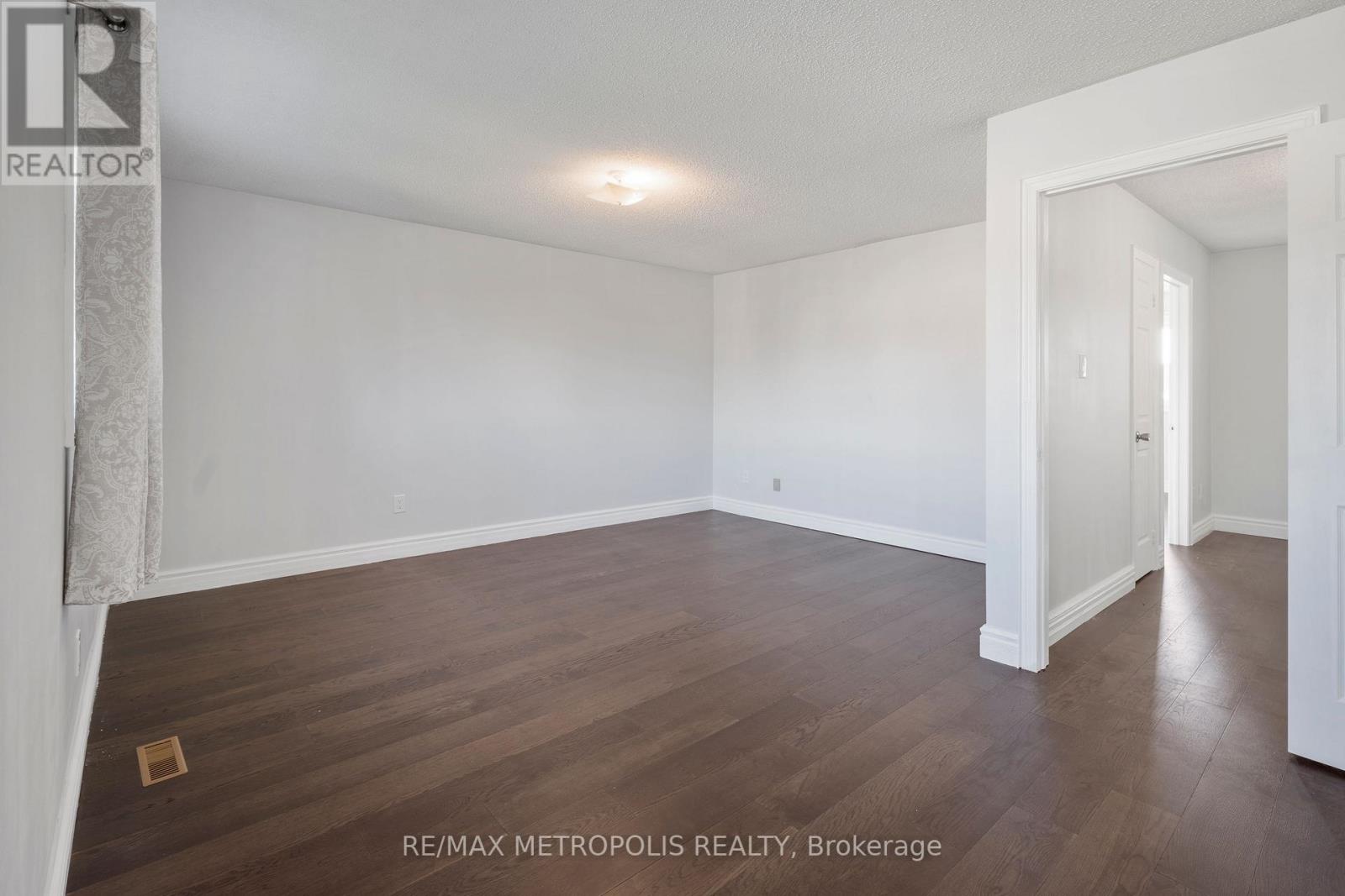 33 WILCE DR