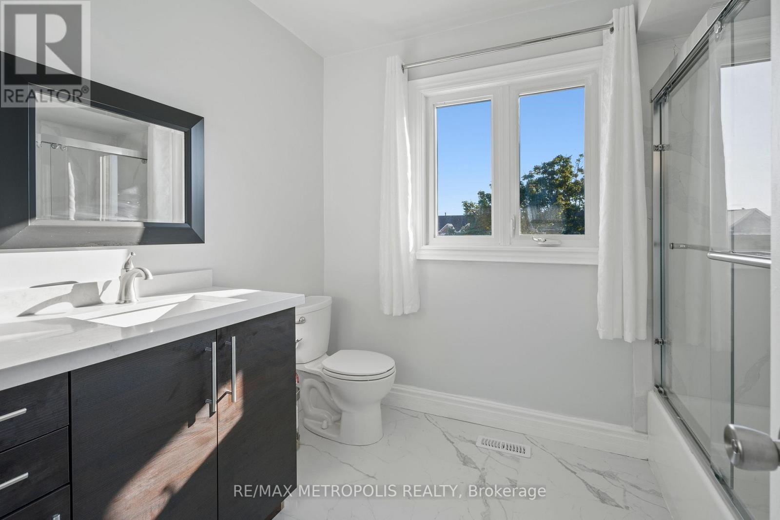 33 WILCE DR
