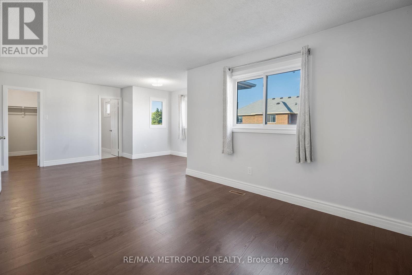 33 WILCE DR