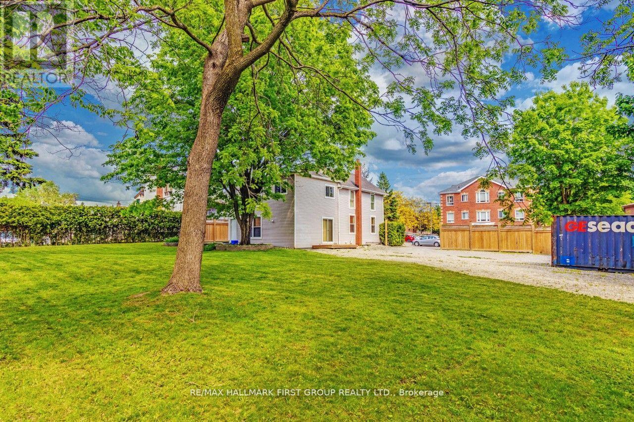 #MAIN -26 WHITING AVE, #Main