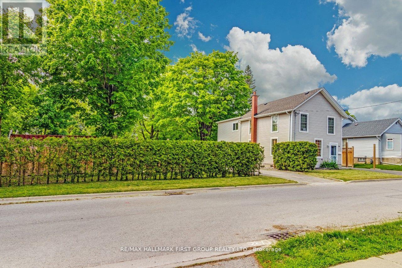 #MAIN -26 WHITING AVE, #Main