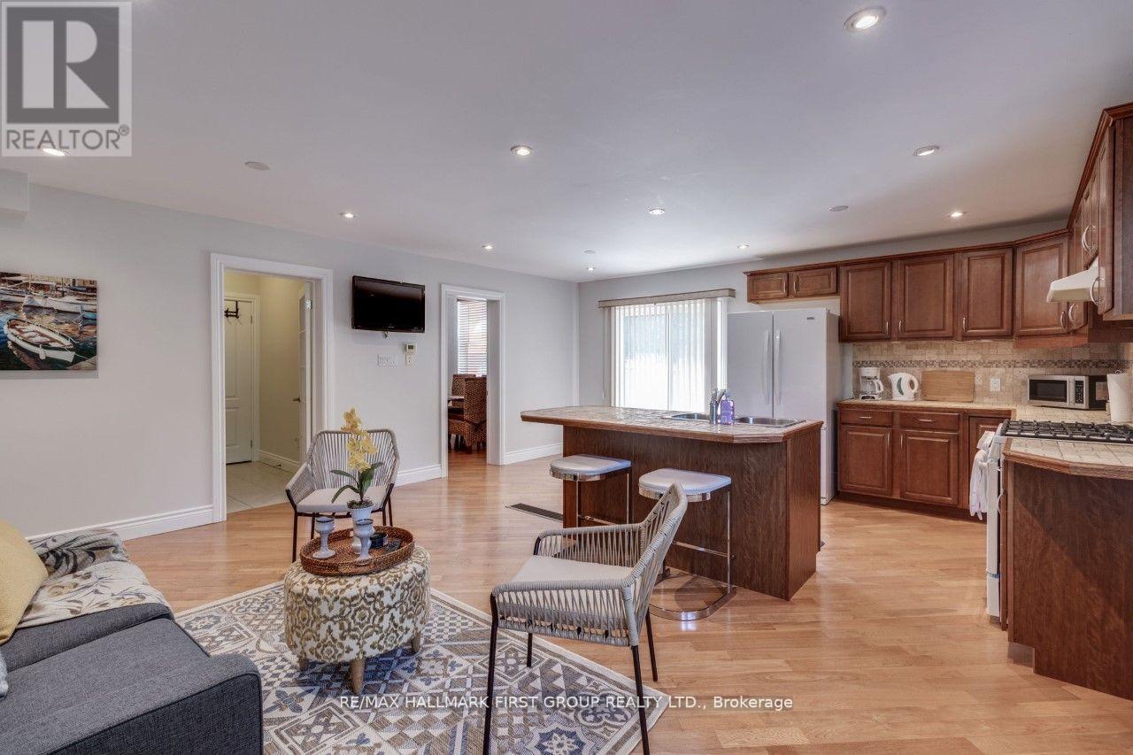 #MAIN -26 WHITING AVE, #Main