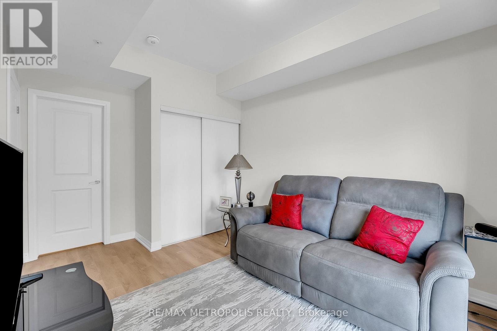 #909 -2635 WILLIAM JACKSON DR, #909