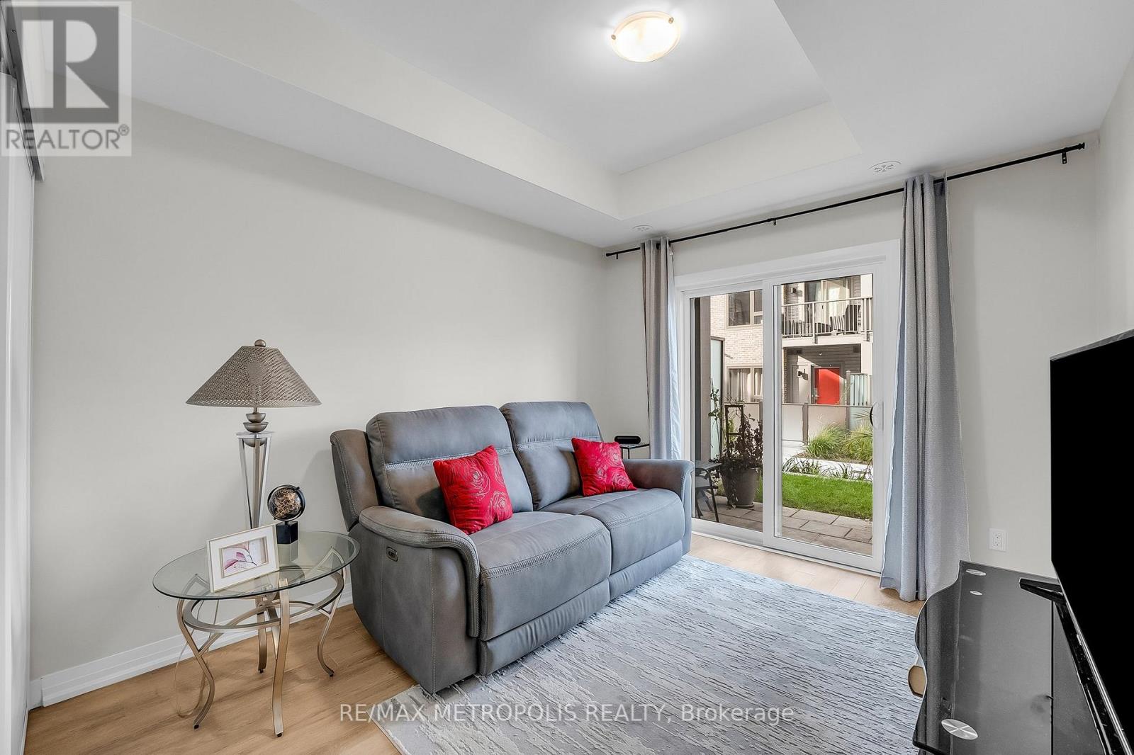 #909 -2635 WILLIAM JACKSON DR, #909