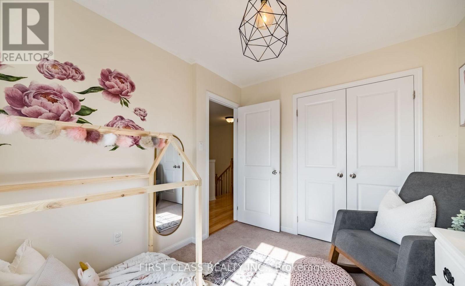 48 ADANAC DR S
