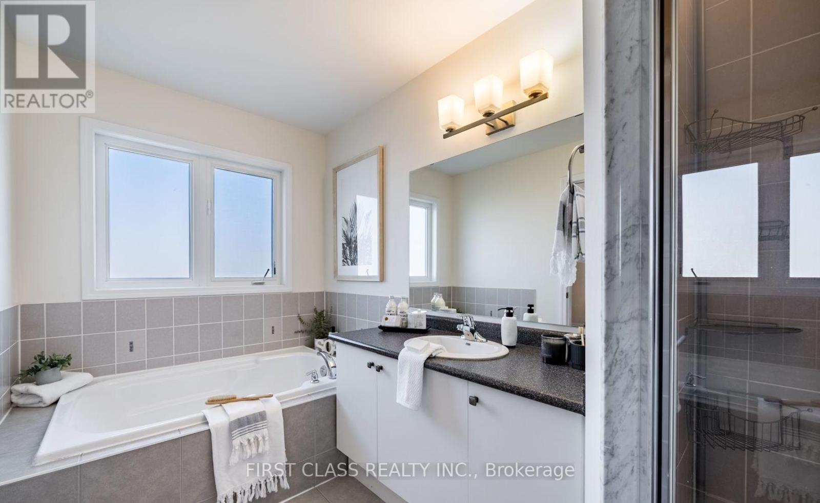 48 ADANAC DR S