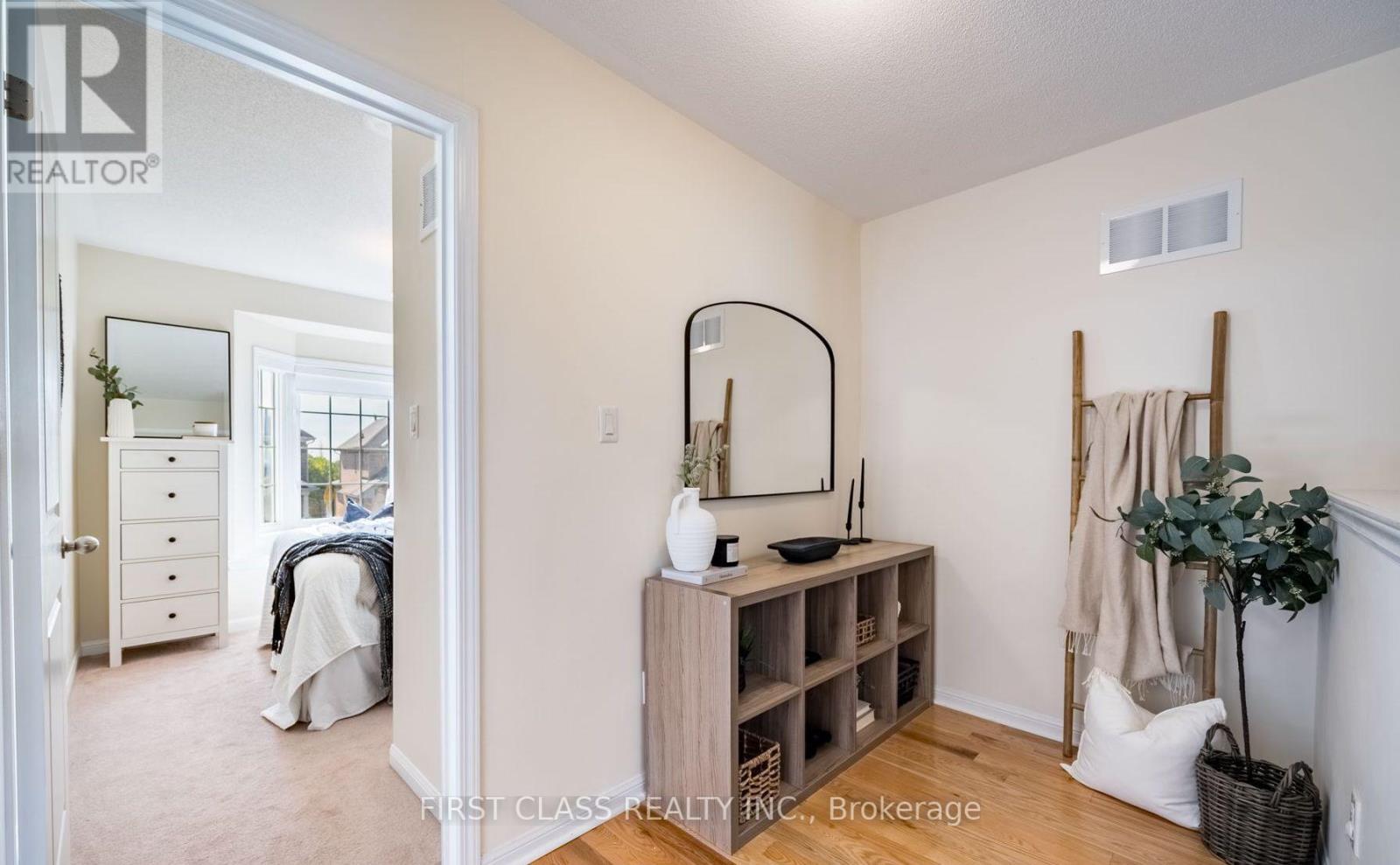 48 ADANAC DR S