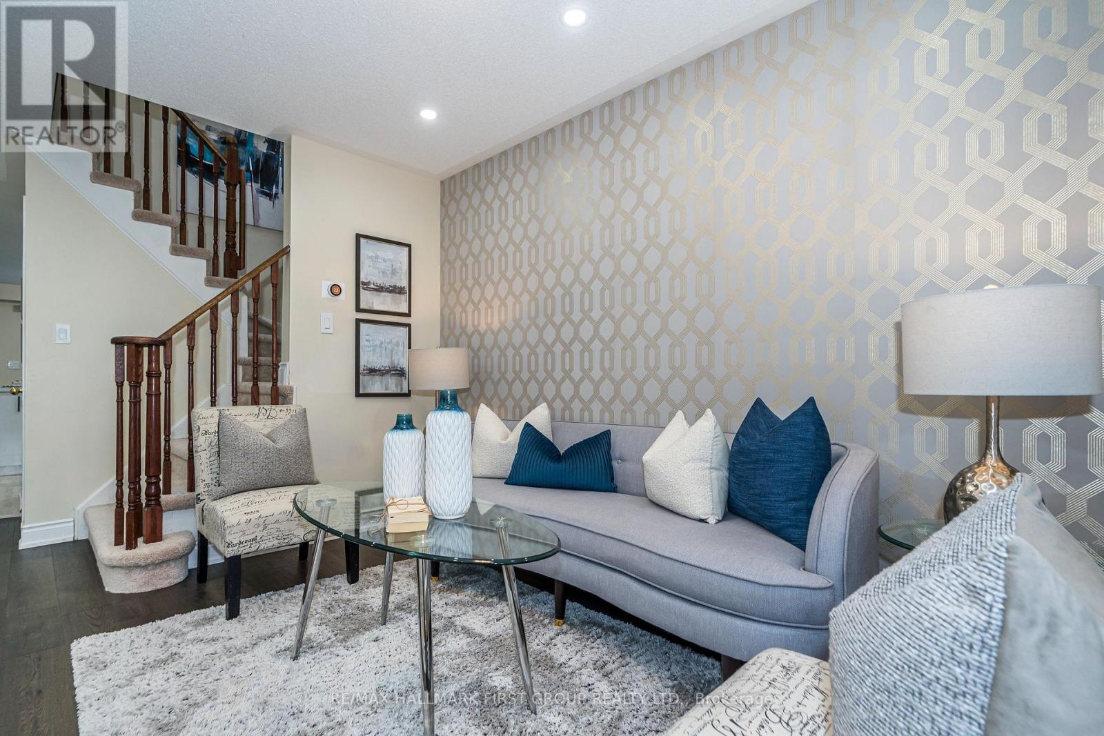 35 MCNICOL CRES