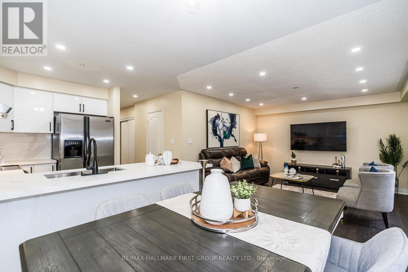 35 MCNICOL CRES