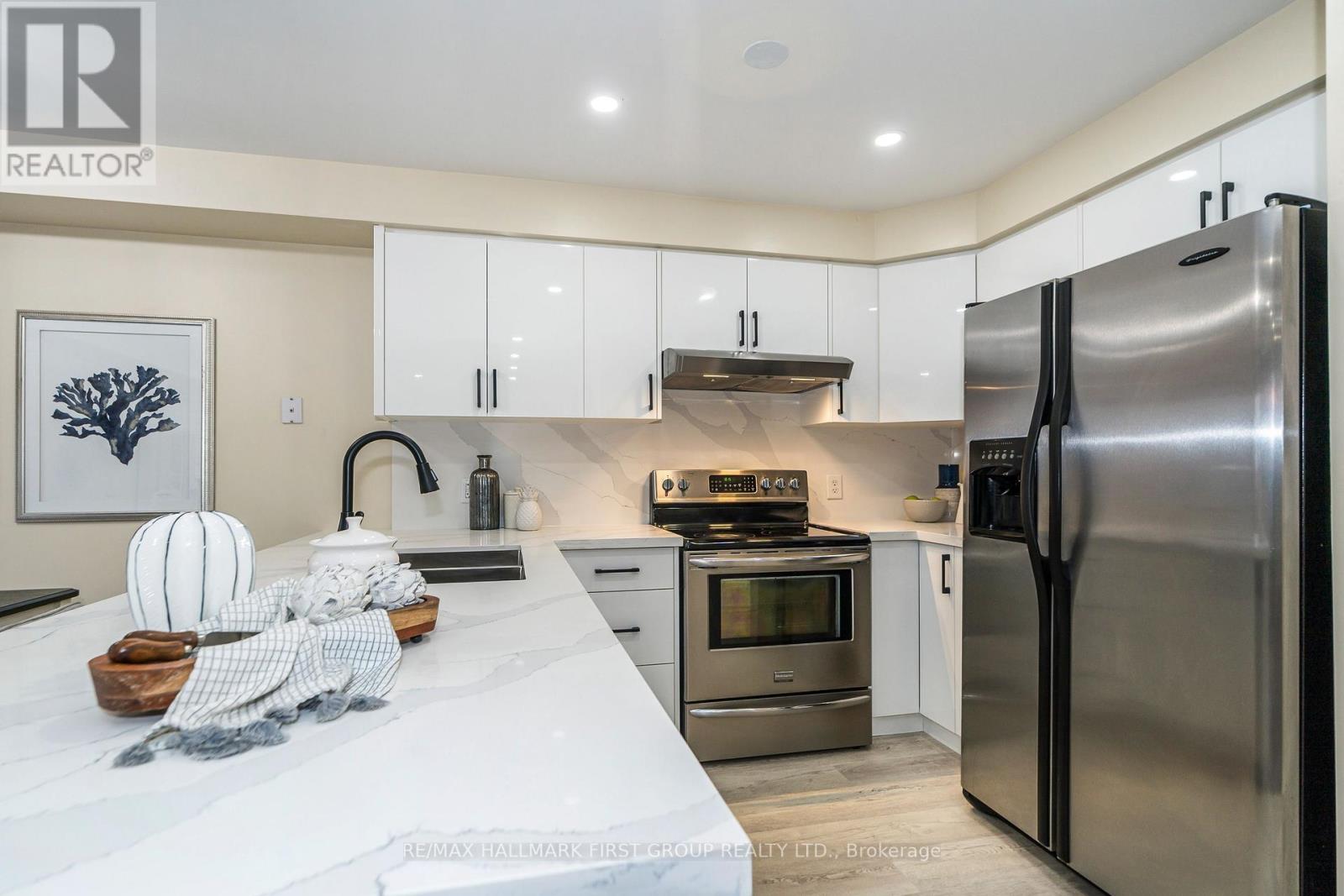 35 MCNICOL CRES