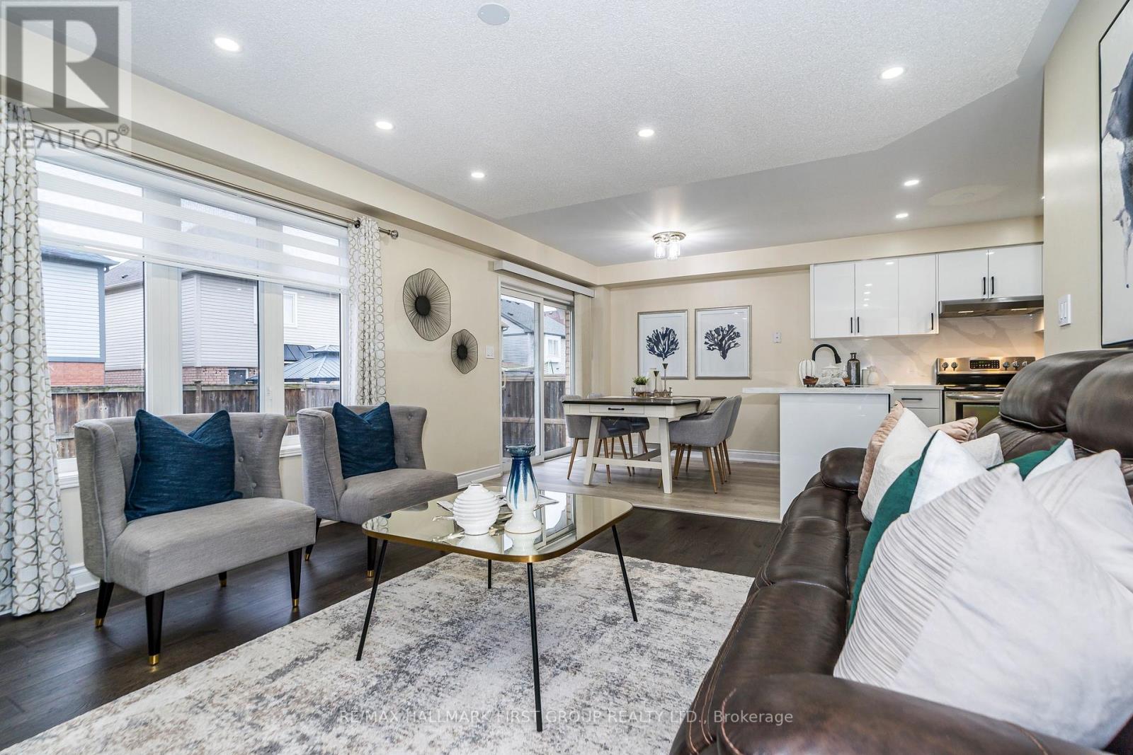 35 MCNICOL CRES