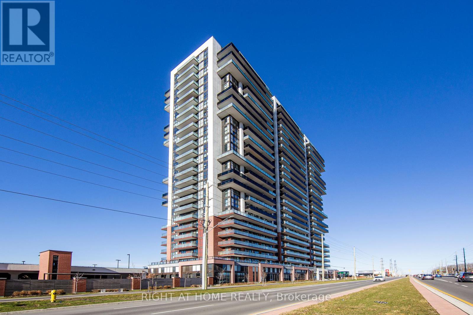 #305 -2550 SIMCOE ST N, #305