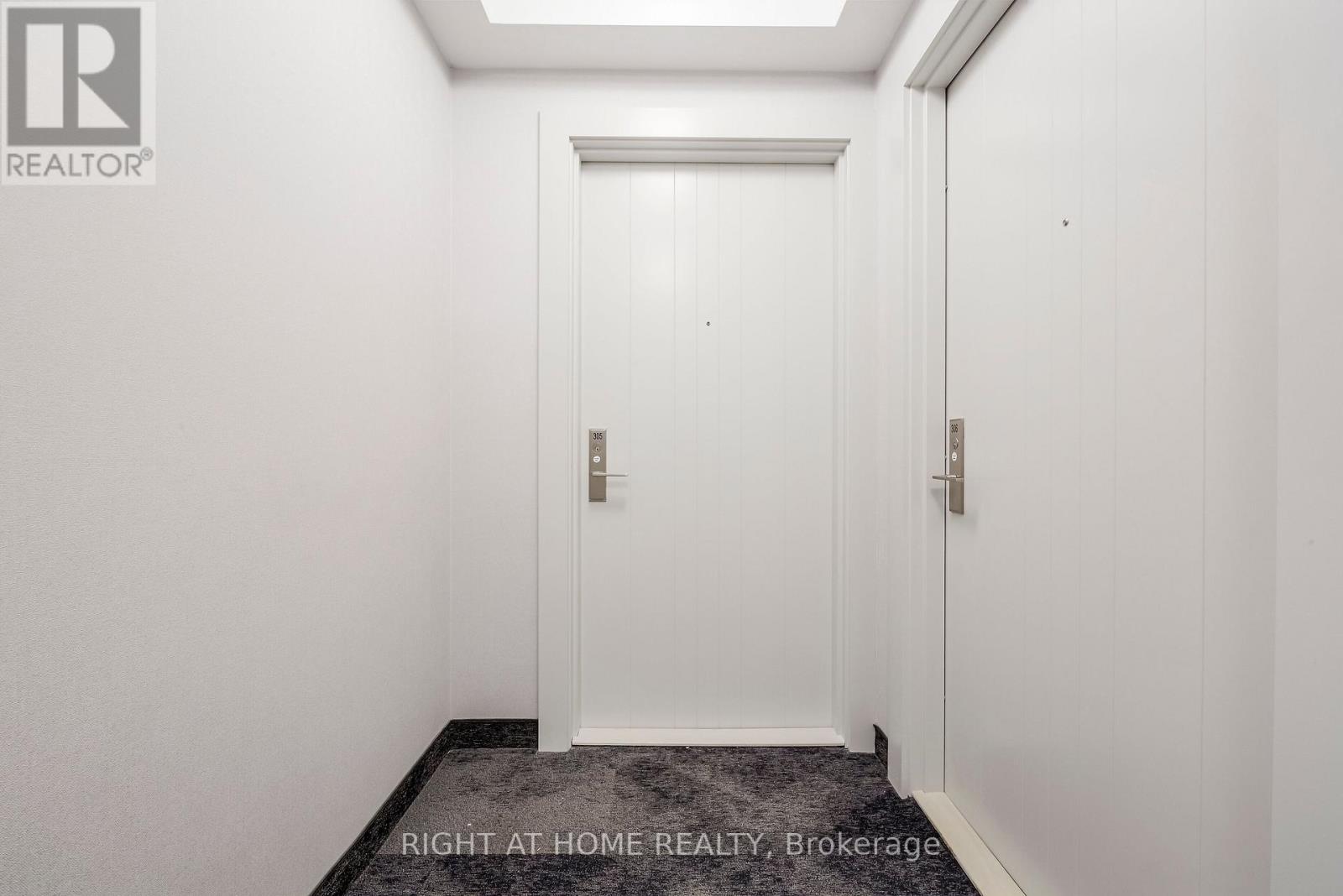 #305 -2550 SIMCOE ST N, #305