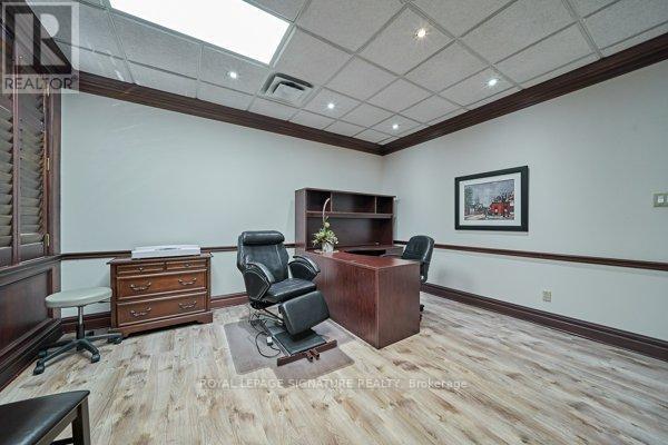 #30 -785 WESTNEY RD S, #30