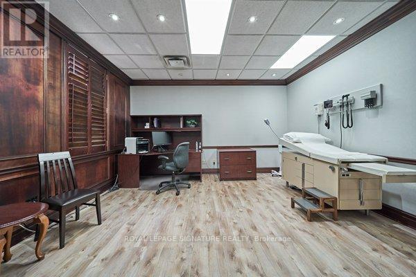 #30 -785 WESTNEY RD S, #30
