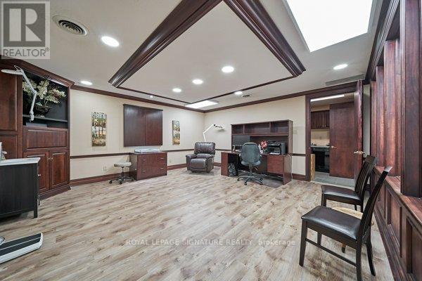 #30 -785 WESTNEY RD S, #30